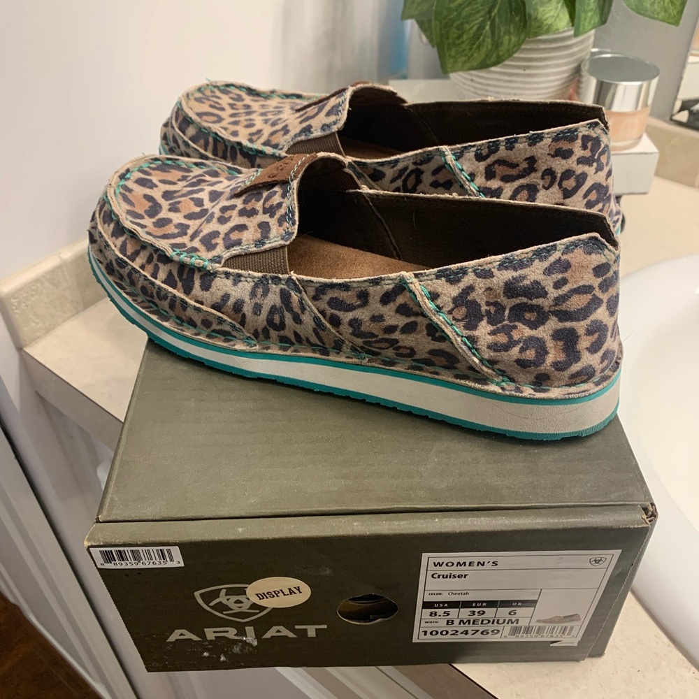 Ariat cruisers leopard print size 8.5